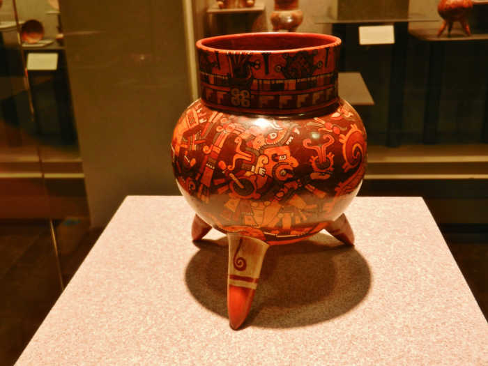 © Travis - Aztec Pot